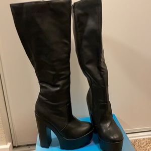 Heel boots
